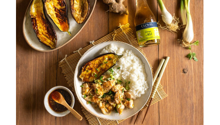 Poulet laqué au vinaigre de riz, aubergines caramélisées et riz Coréen